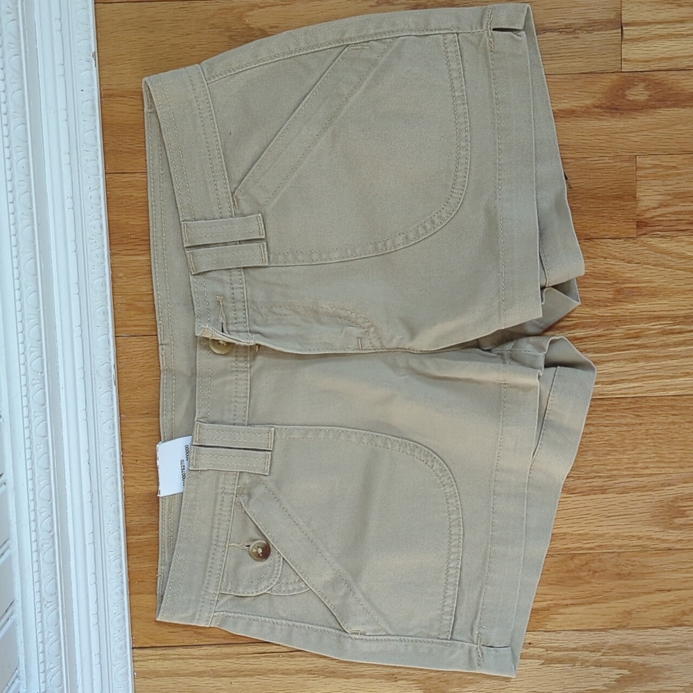 Levi's Cargo Shorts. Size 0. NWT